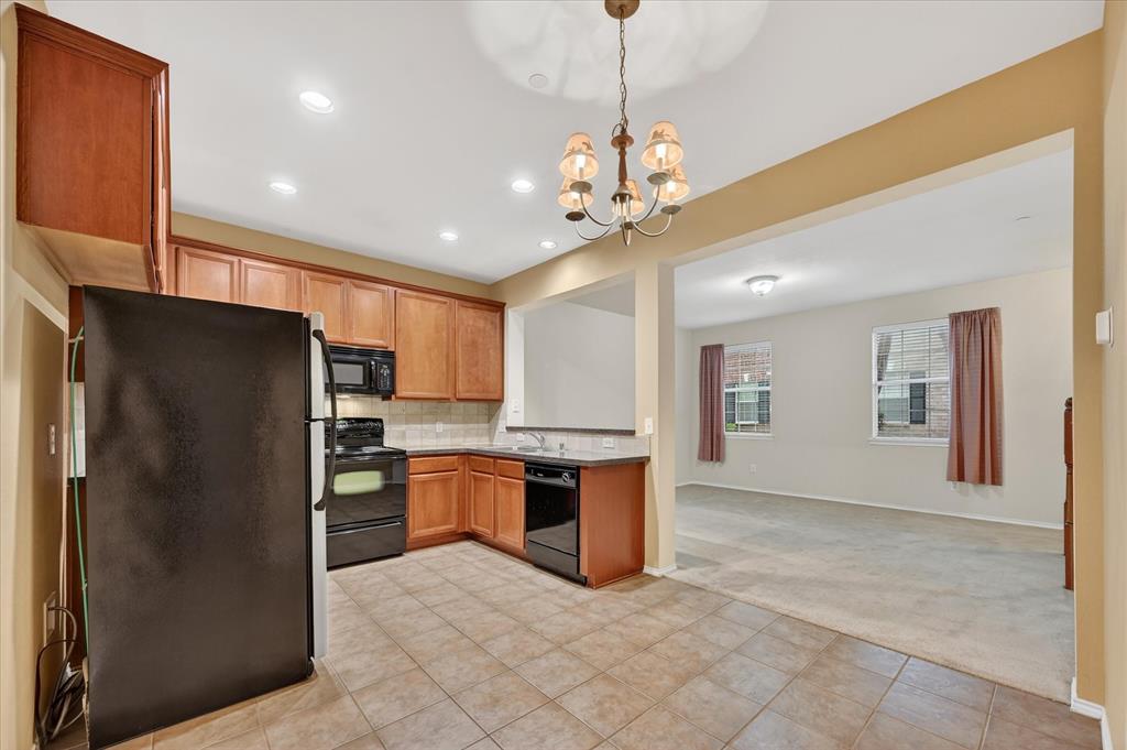 Pasquinellis Village On The Green - Residential