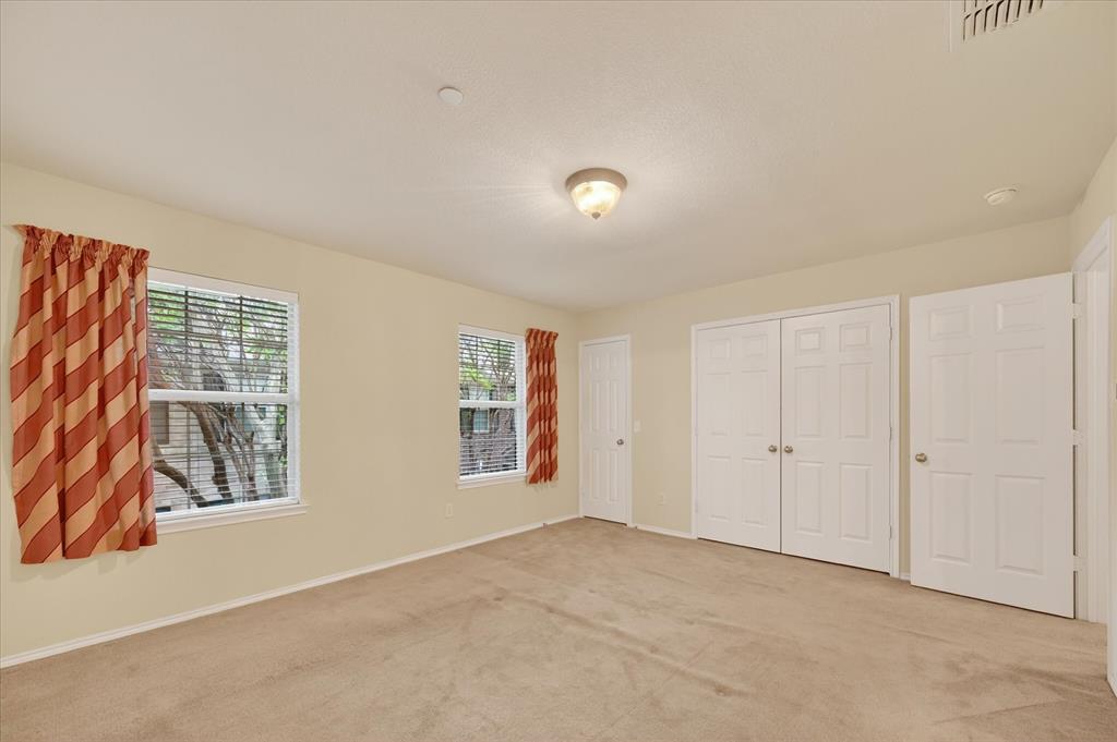 Pasquinellis Village On The Green - Residential