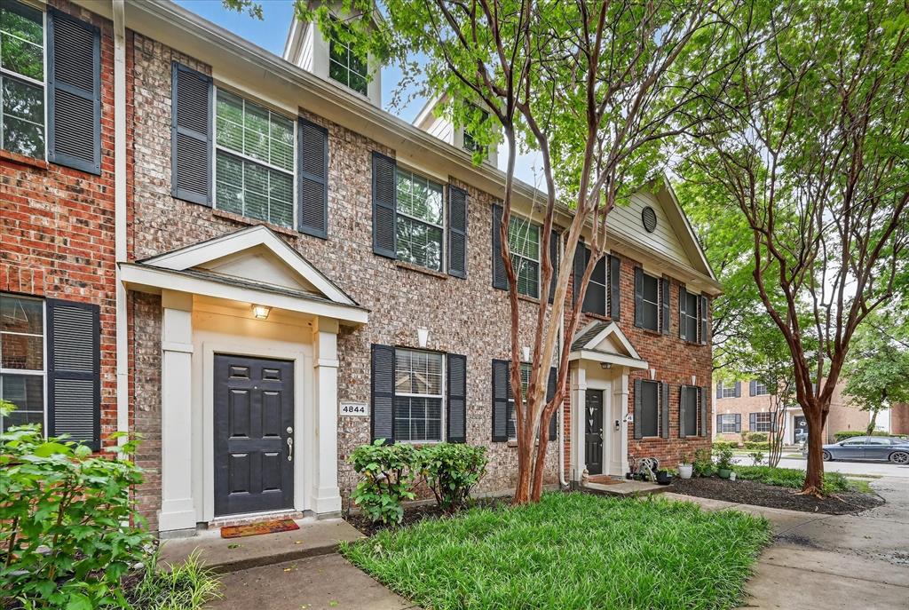 Pasquinellis Village On The Green - Residential