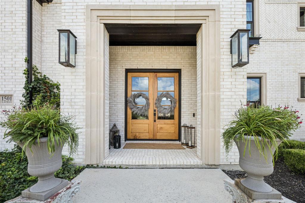 1501 Latigo Court