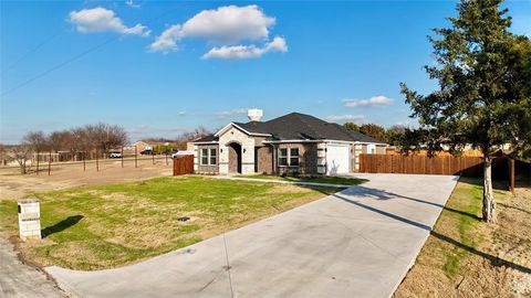 2202 Lake shore Lane Red Oak TX 75154