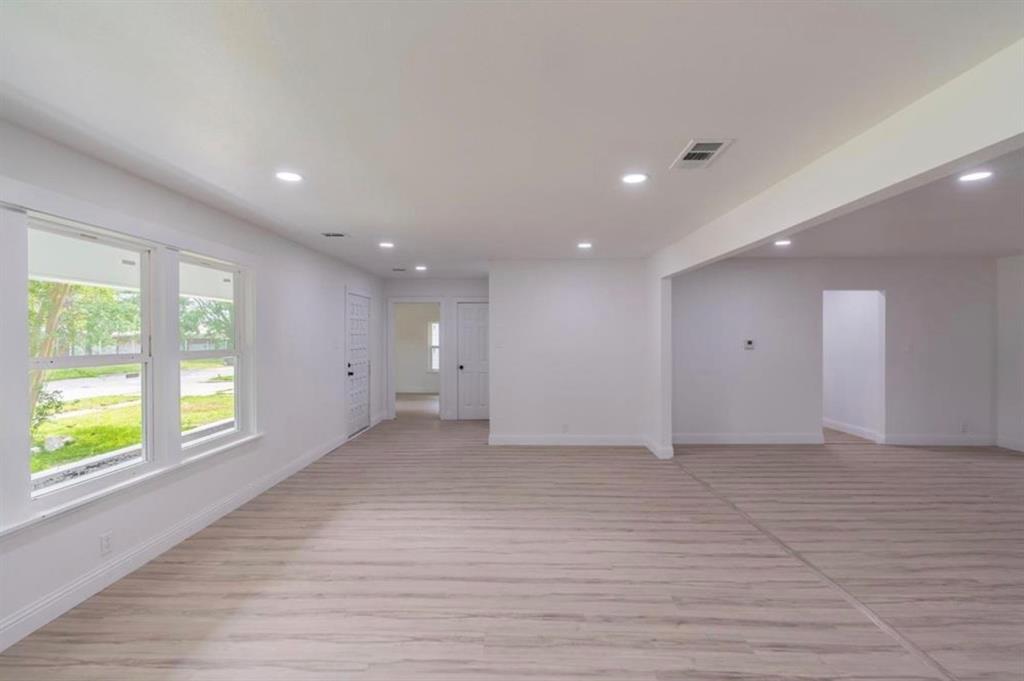 1014 S Lake