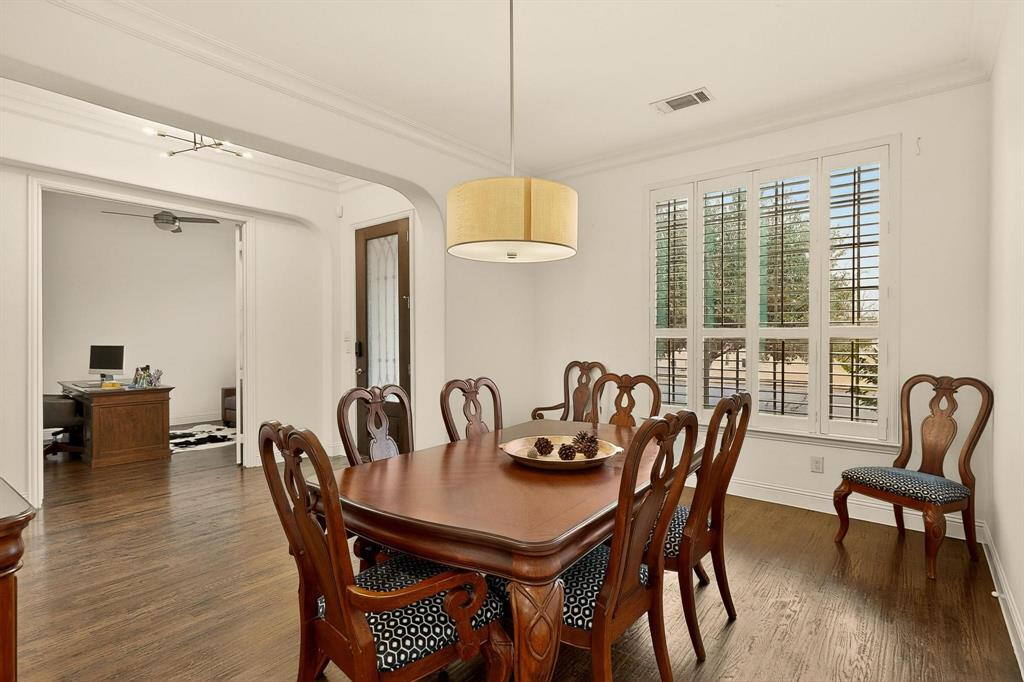 1107 Devonshire Drive S