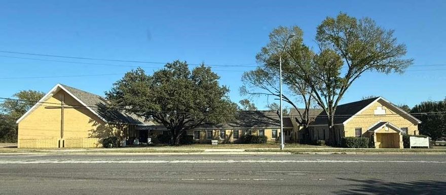 Excellent Opportunity for Church or Community Use
This spacious church complex offers exceptional potential with two sanctuaries, including a main sanctuary that seats 400+ attendees. The property also features a large fellowship hall suitable for a daycare or community programs, 11 classrooms, and two kitchens.
Additional highlights include:
Large parking lot with ample capacity
Two main entrances for convenient access
Upstairs private room bedroom
Subleasing permitted  landlord open to creative proposals
Property requires some TLC, offering an opportunity to customize to your needs
This is a versatile facility ideal for growing congregations, schools, daycare operations, or community organizations.