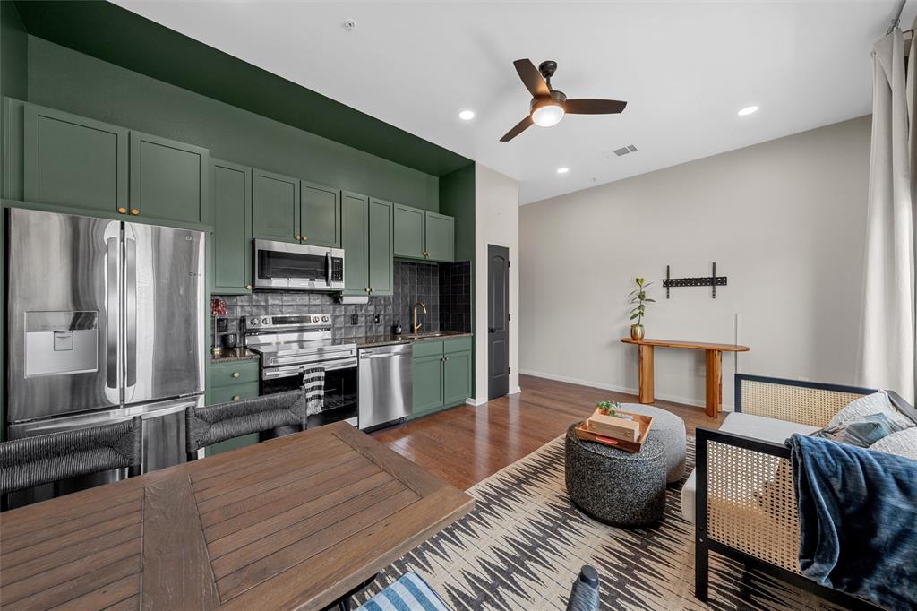 330 Austin Avenue 328