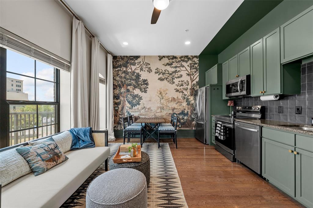 330 Austin Avenue 328