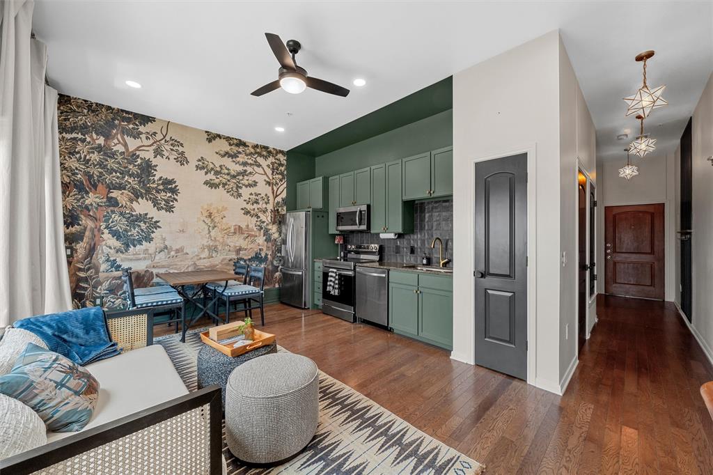 330 Austin Avenue 328