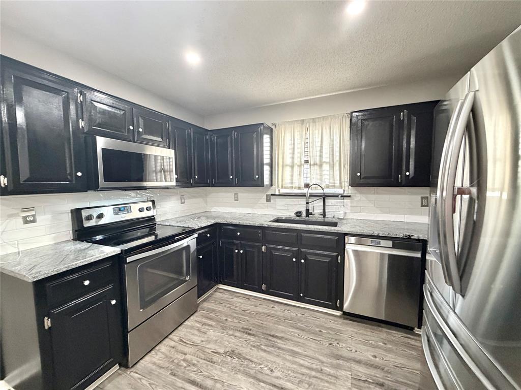 Hollywood Park Rev - Residential Lease