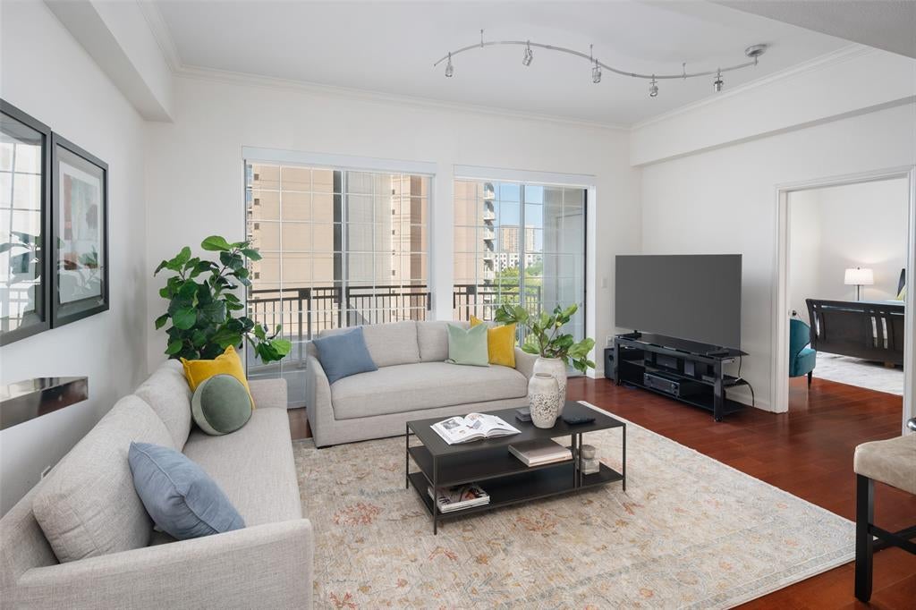 3225 Turtle Creek Boulevard 709
