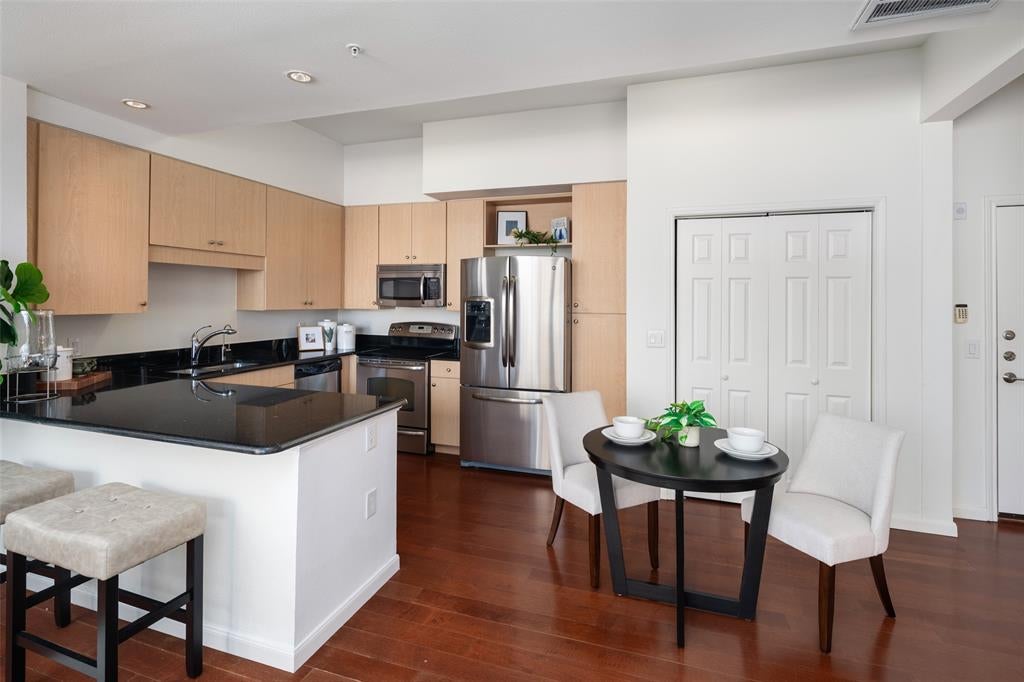 3225 Turtle Creek Boulevard 709