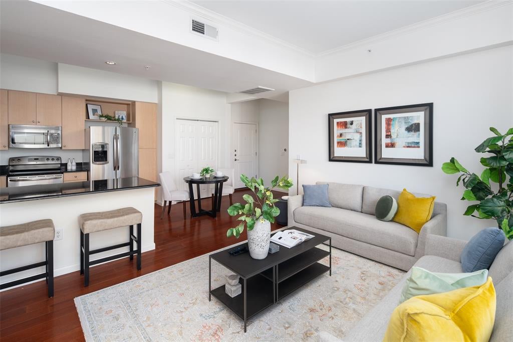 3225 Turtle Creek Boulevard 709