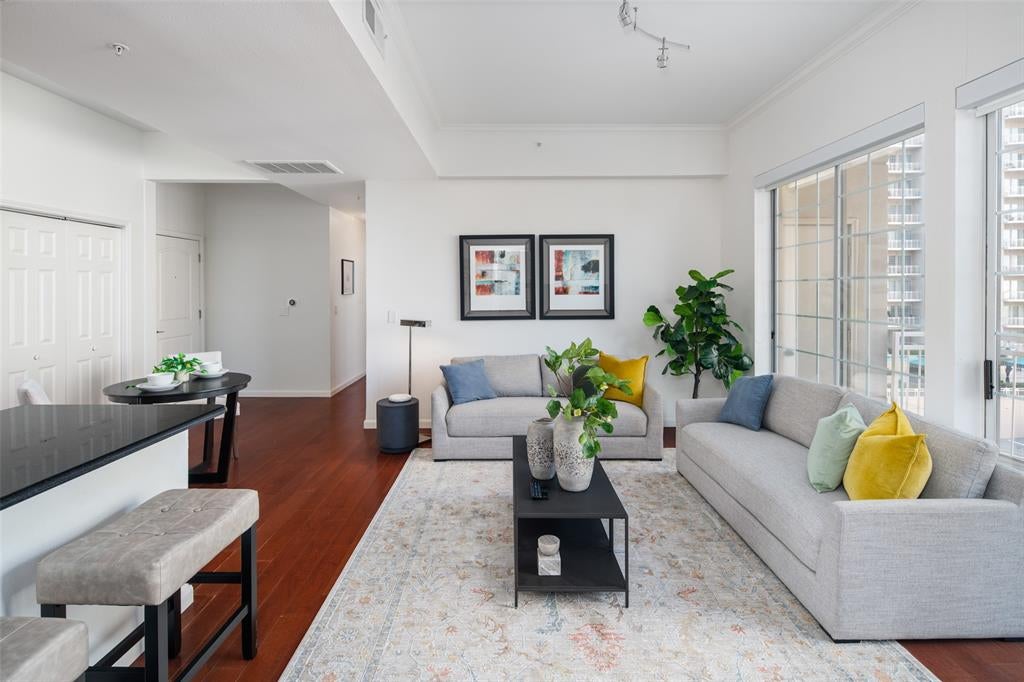 3225 Turtle Creek Boulevard 709