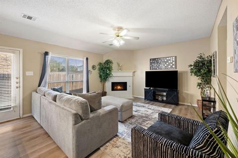 Photo of 1418 Deville Circle, Garland, TX 75043 (MLS # 21213527)