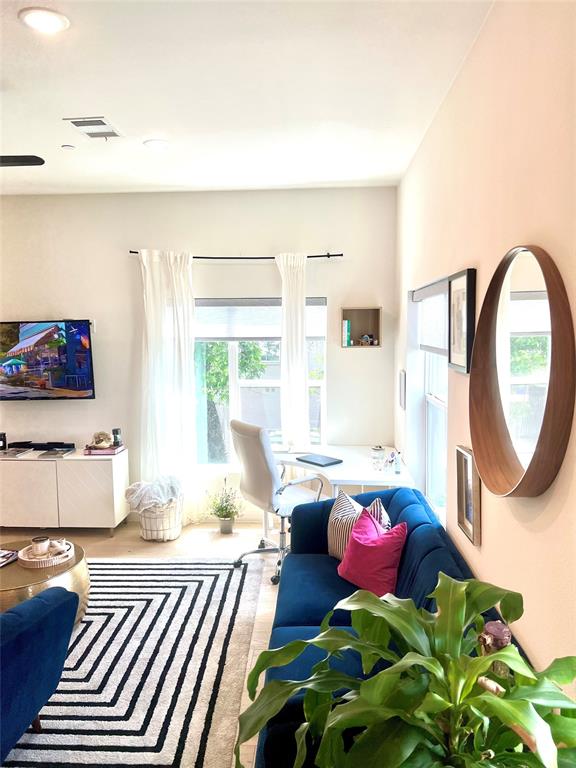 1505 N Garrett Avenue 204