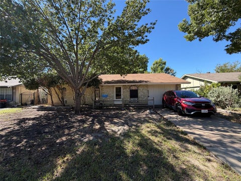 Photo of 4031 Hartford Drive, Garland, TX 75043 (MLS # 21408748)