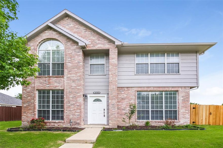 This idyllic, 4 bedroom, 2.5 bath, 2 story brick home is on a corner lot in the desirable Preston Ridge neighborhood. This home features a spacious floor plan and updated flooring throughout the first floor of the home.  The kitchen has stainless steel appliances, granite countertops, lots of cabinet space, and a kitchen island with enough room for bar stools. Large master bedroom with carpet flooring, high ceilings, and an ensuite bathroom. The ensuite bathroom has tons of space, double sinks, a walk-in shower, and a large soaking tub.  Fully fenced backyard with grass. This home is conveniently located near Dallas North Tollway and Sam Rayburn Tollway which will quickly take you to shops, dining, entertainment, and more. You won’t want to miss out on this great opportunity! Please verify all schools.

Every Sparrow home features a Ring doorbell paired with a SmartHome system that allows you to operate the thermostat and door locks remotely.