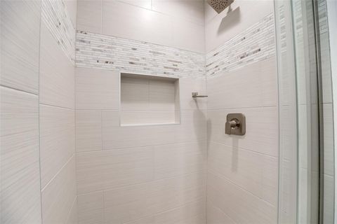 Tiny photo for 10543 Pagewood Dr, Dallas, TX 75230 (MLS # 21070784)