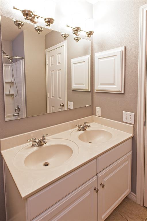 Silhouette Ph 2 - Residential Lease