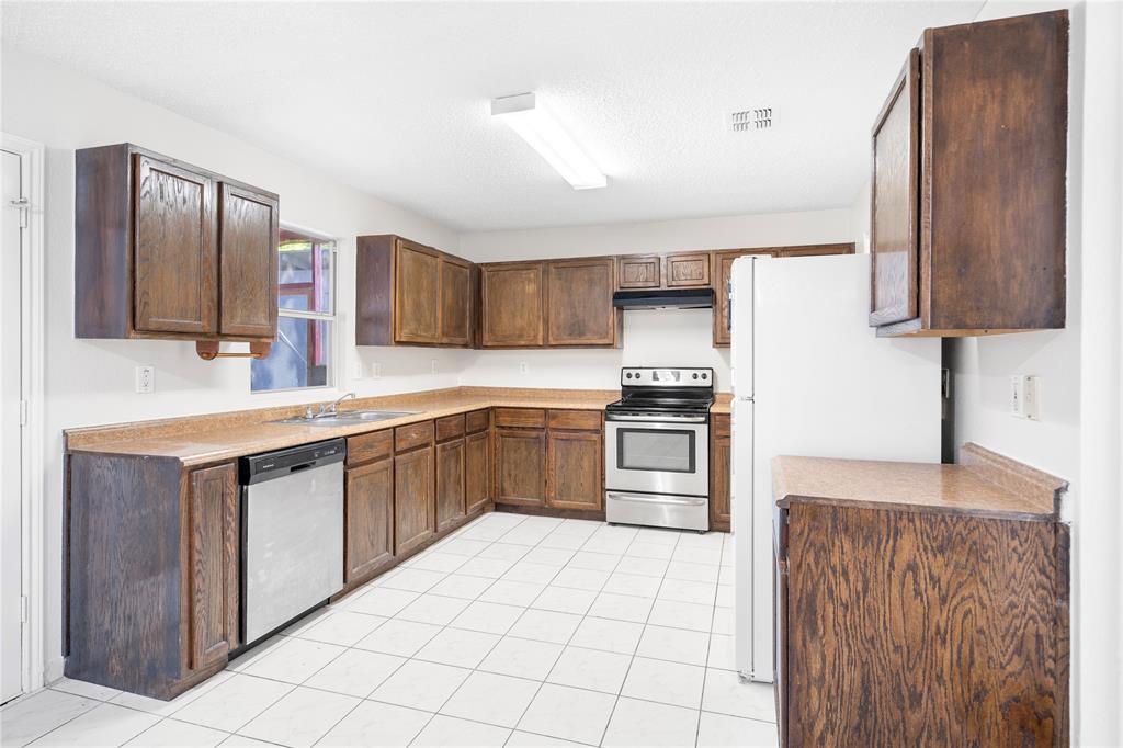 1426 Danbury Drive