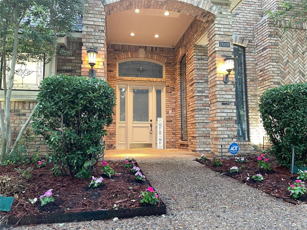 7009 Ebony Court