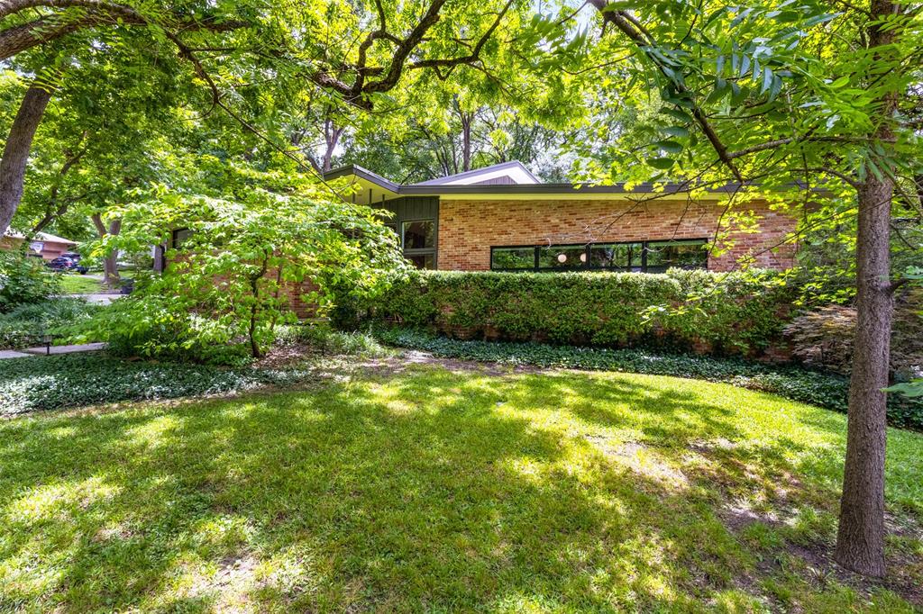989 N Rustic Circle