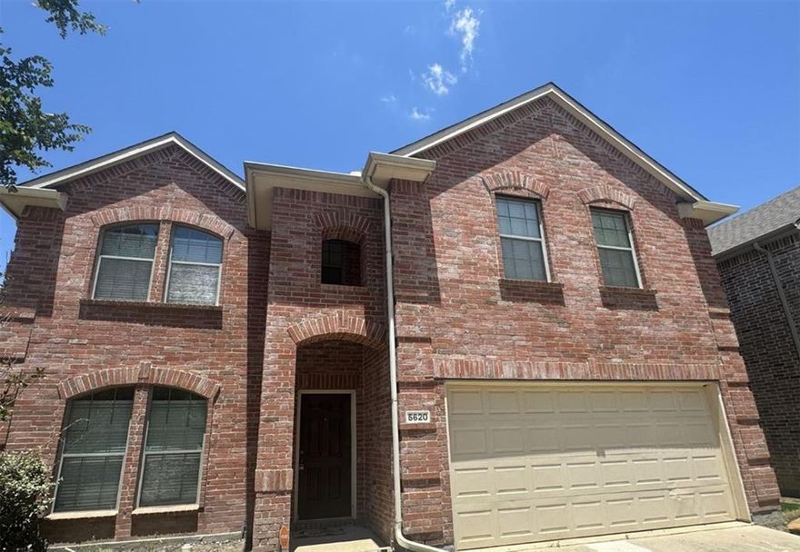 This two-story home boasts a spectacular layout, featuring a stunning kitchen, various living spaces, a game room and media room. Entertain guests in the spacious backyard or at the community pool. Alternatively, enjoy a relaxing evening by the wood-burning fireplace. There's ample space in this home for everyone's enjoyment.