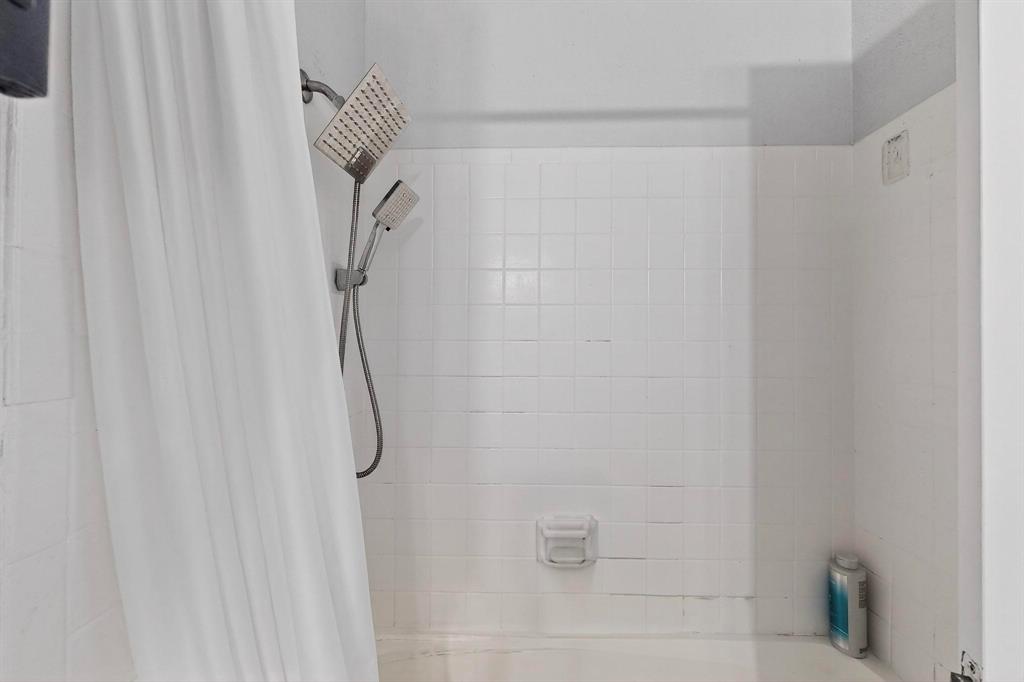 Creekbend Condo Ph 01-06 - Residential