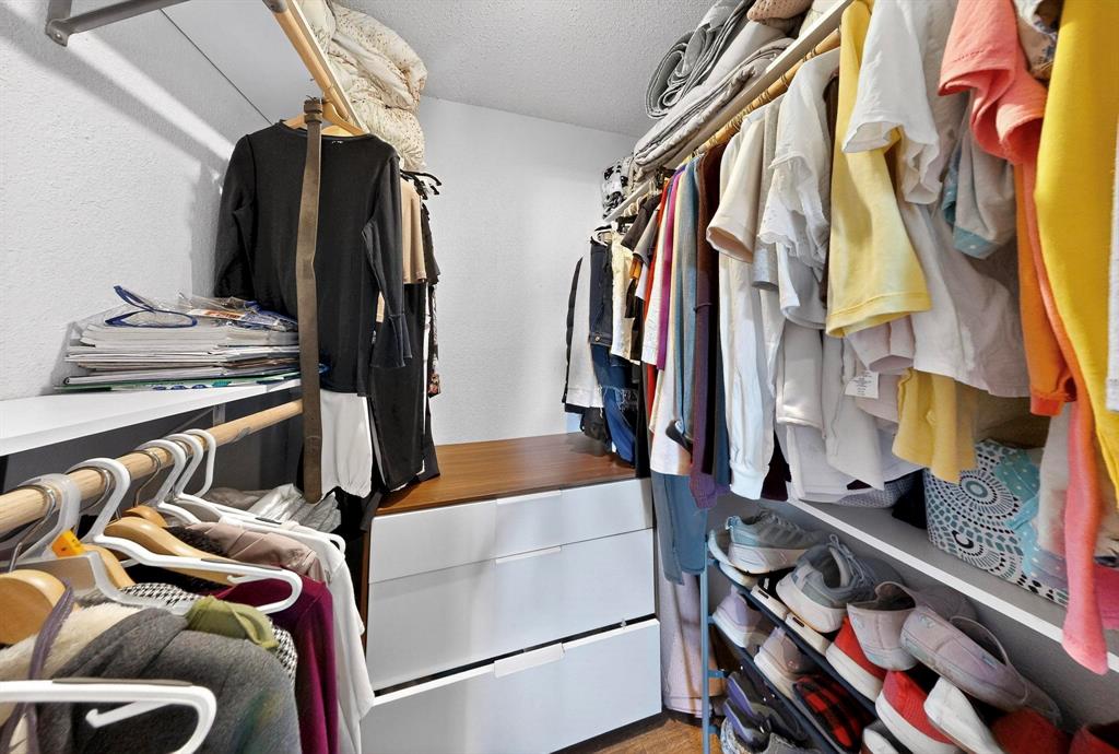 Creekbend Condo Ph 01-06 - Residential