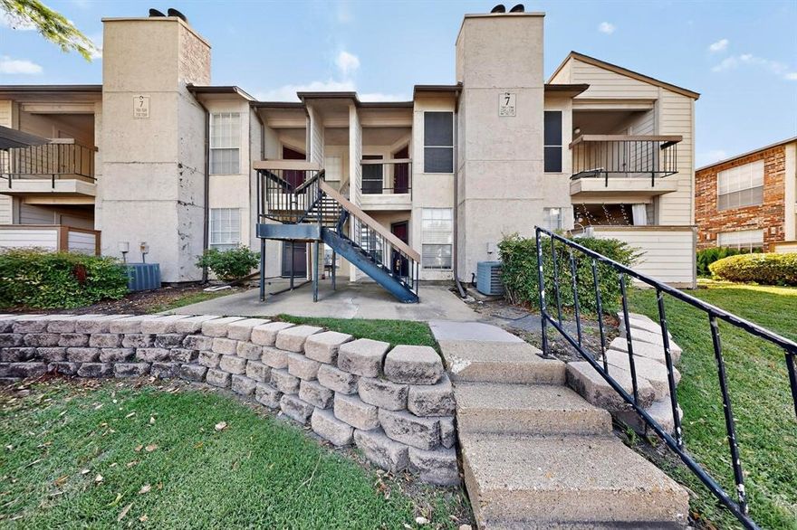 This charming 1 bedroom, 1 bathroom condo offers a comfortable and convenient living space perfect for individuals or couples. The open-concept layout includes a cozy living area that flows seamlessly into the dining space and kitchen, creating an inviting atmosphere for relaxing or entertaining. The bedroom provides ample space and natural light, while the bathroom is well-appointed with modern finishes. Enjoy the benefits of low-maintenance living with access to community amenities and a location close to shopping, dining, and major transit routes. Ideal for first-time buyers, downsizers, or investors seeking a turnkey property.