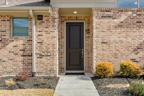 2613 Chablis Drive Grand Prairie TX 75054