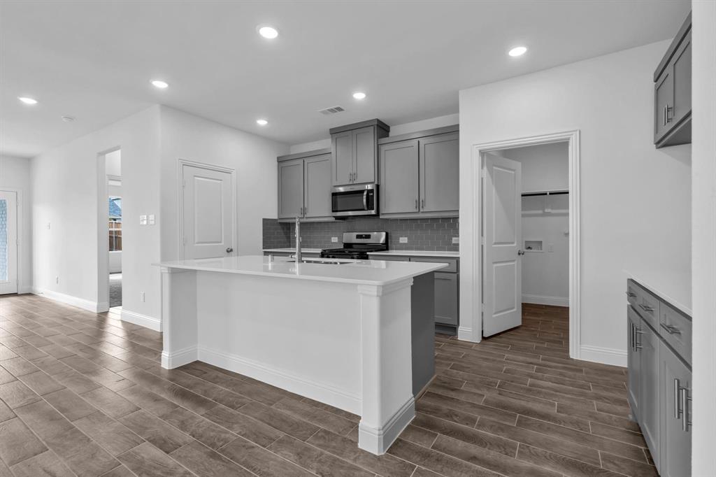 Anacapri, Ph 1b - Residential Lease