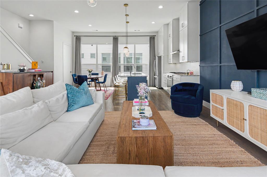 5811 Lindell Condo - Residential