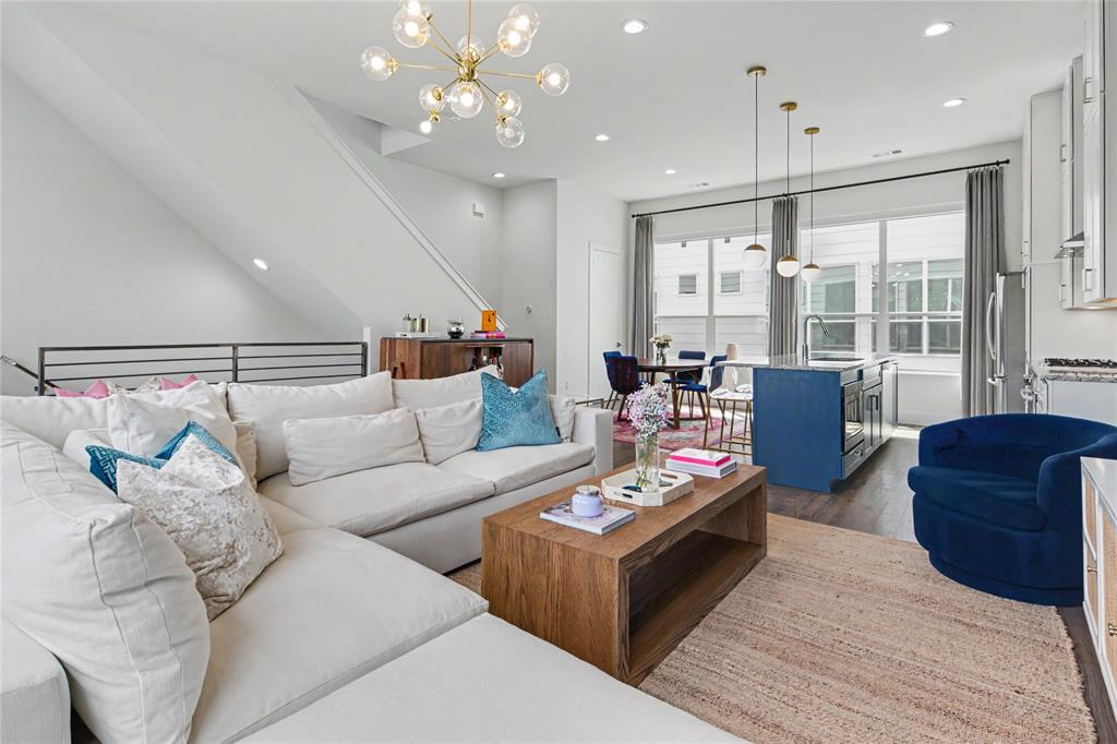 5811 Lindell Condo - Residential