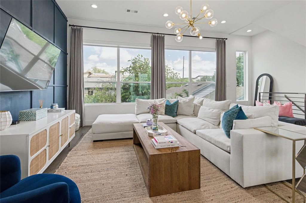 5811 Lindell Condo - Residential