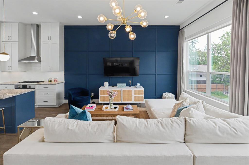 5811 Lindell Condo - Residential