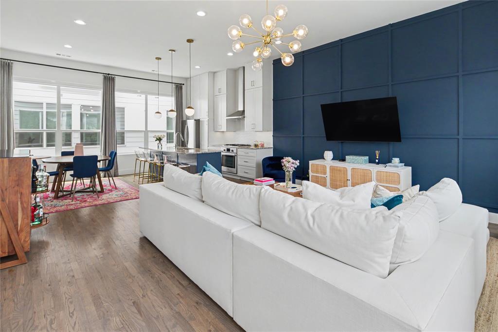 5811 Lindell Condo - Residential