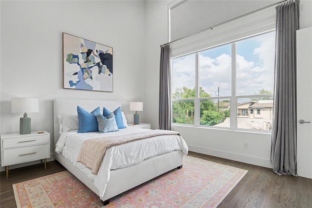 5811 Lindell Condo - Residential