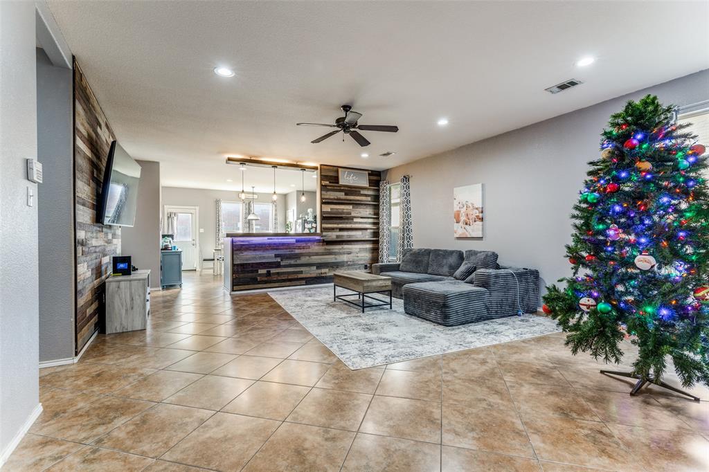 Lakepointe - Residential