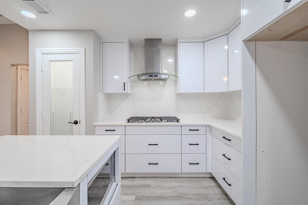 Vought Manor 04 - Residential