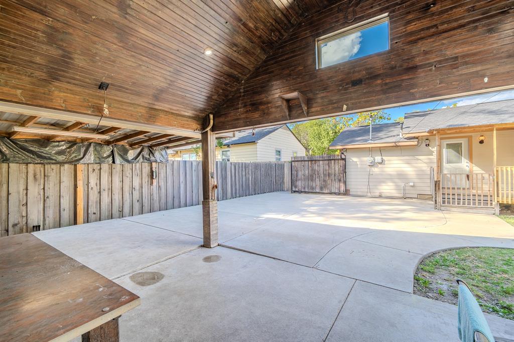 Vought Manor 04 - Residential