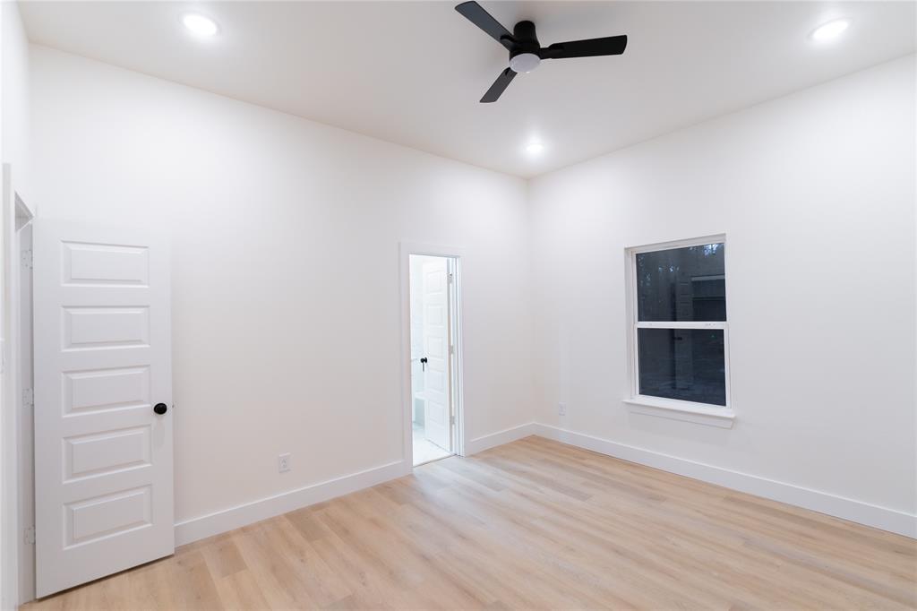 WHITLEY SUR, BEACHWOOD ESTS SEC E - Residential