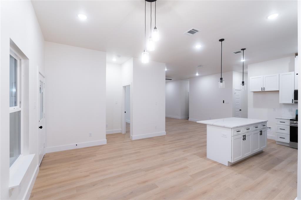 WHITLEY SUR, BEACHWOOD ESTS SEC E - Residential