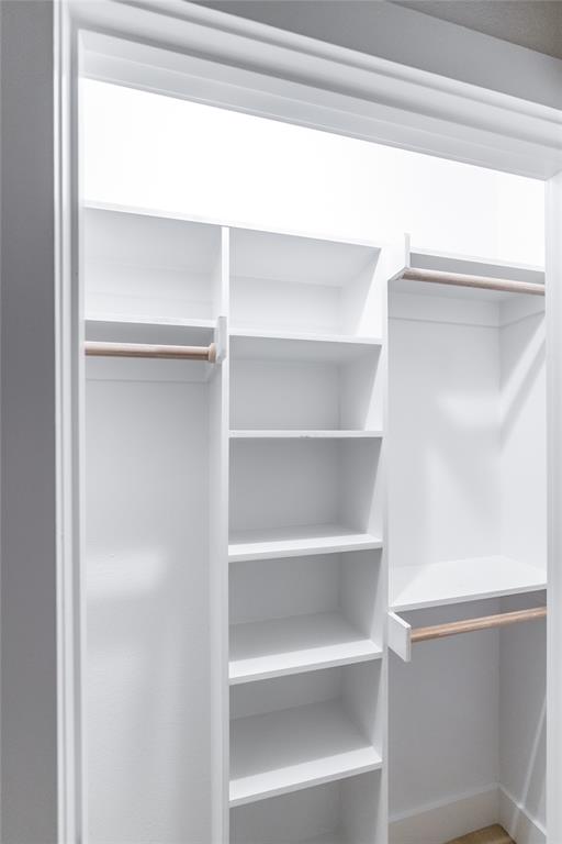 WHITLEY SUR, BEACHWOOD ESTS SEC E - Residential