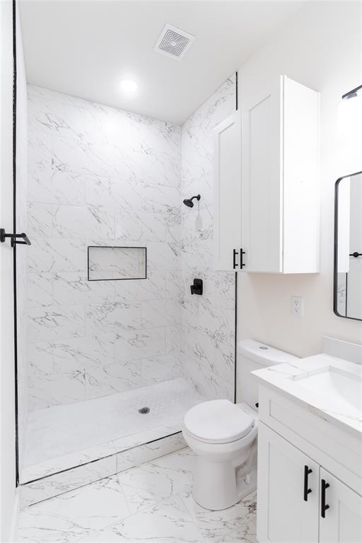 WHITLEY SUR, BEACHWOOD ESTS SEC E - Residential