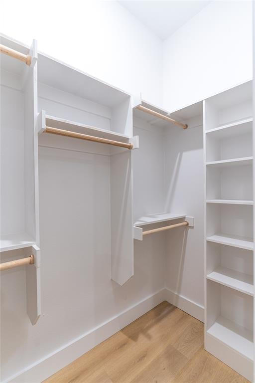 WHITLEY SUR, BEACHWOOD ESTS SEC E - Residential