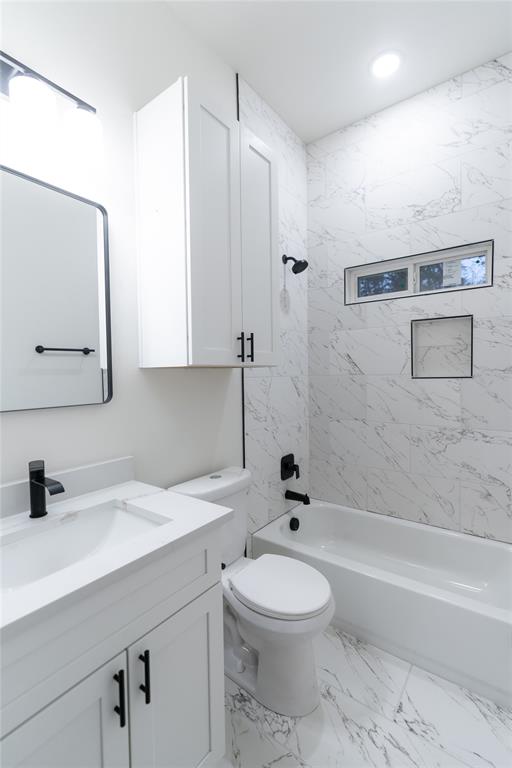 WHITLEY SUR, BEACHWOOD ESTS SEC E - Residential