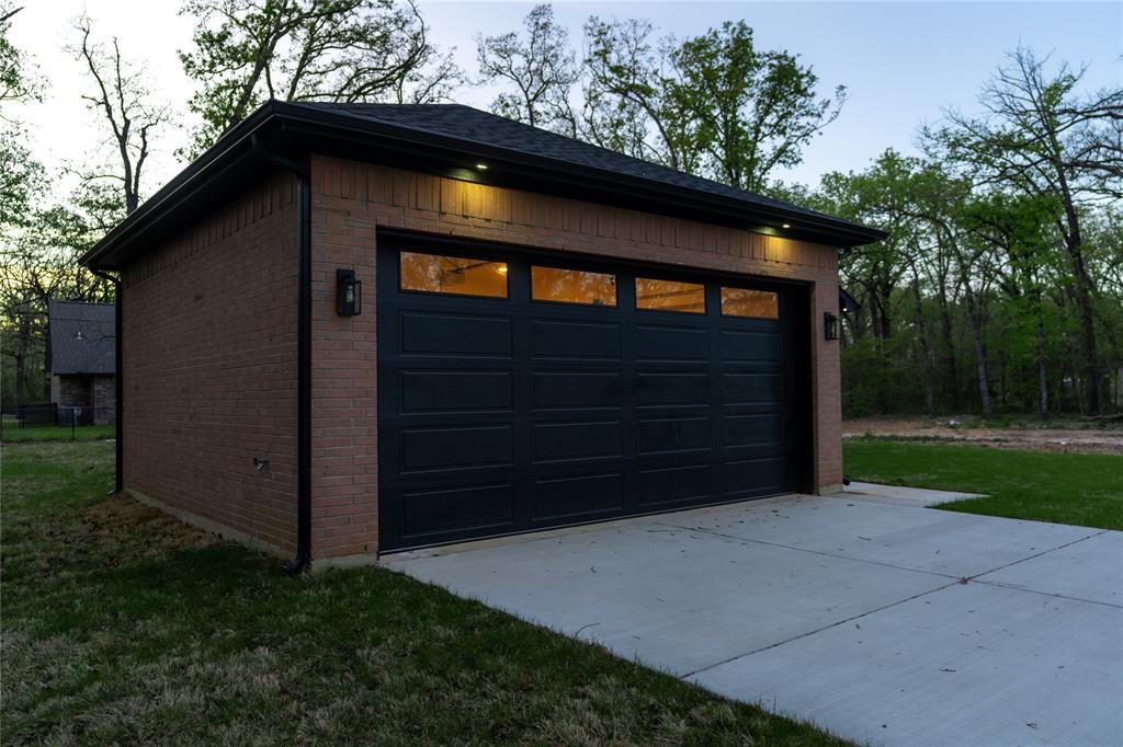 WHITLEY SUR, BEACHWOOD ESTS SEC E - Residential