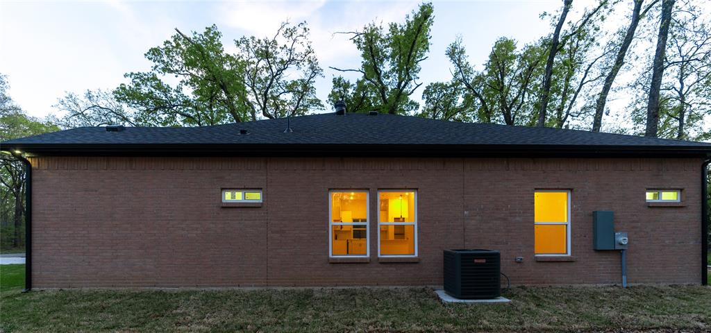 WHITLEY SUR, BEACHWOOD ESTS SEC E - Residential