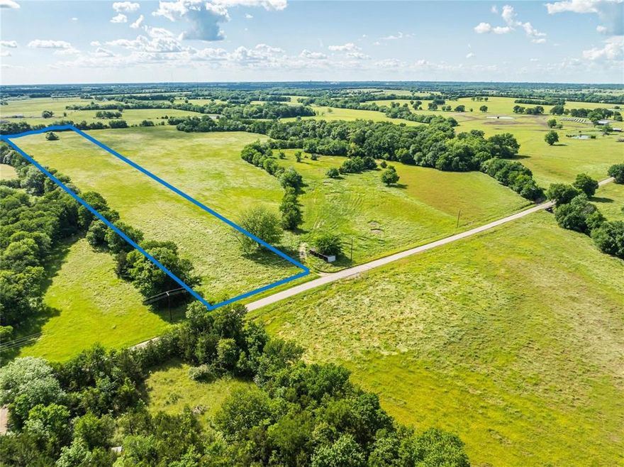 NESTLED JUST 5 MILES FROM SOUTHEAST PARIS SITS 8 ACRES. A BEAUTIFUL LOCATION TO BUILD YOUR HOME. PLENTY OF ROOM TO ENJOY COUNTRY LIVING AND YOUR OWN RECREATIONAL PLAYGROUND. COME AND SEE THIS GREAT PROPERTY AND TURN YOUR DREAMS INTO REALTY. CALL FOR A SHOWING.