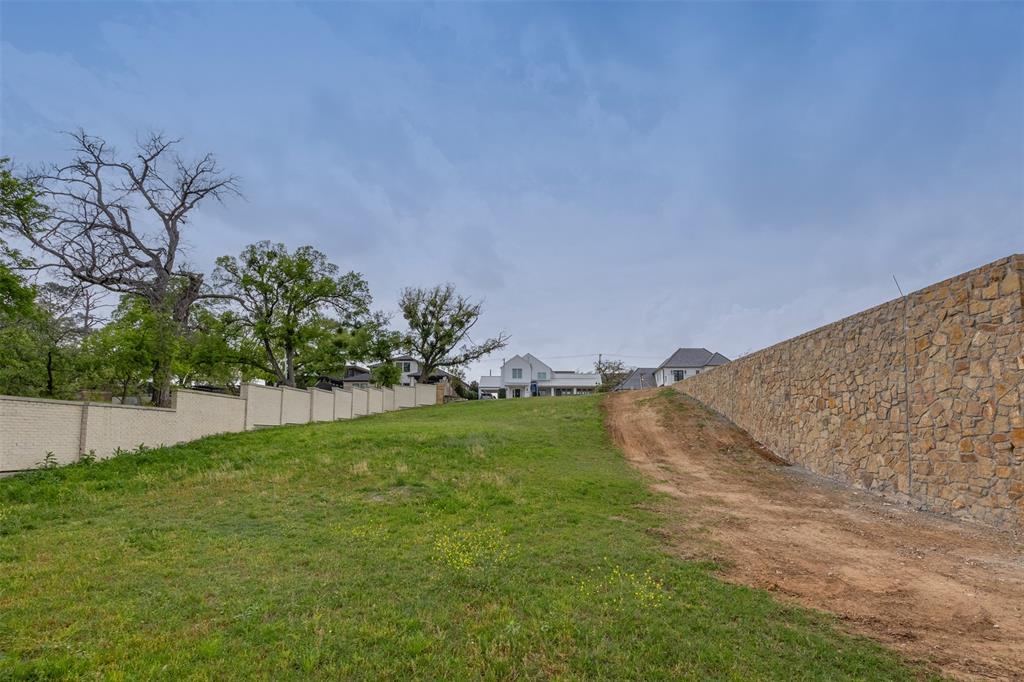 225 Clementine Court
